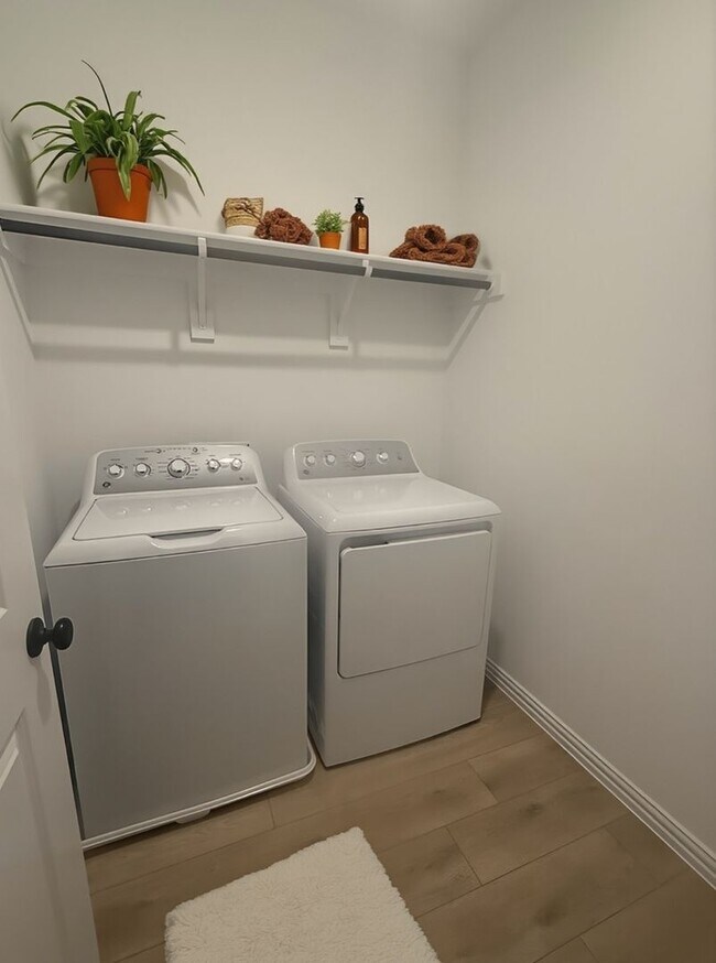 Building Photo - 1205 Doris May Dr