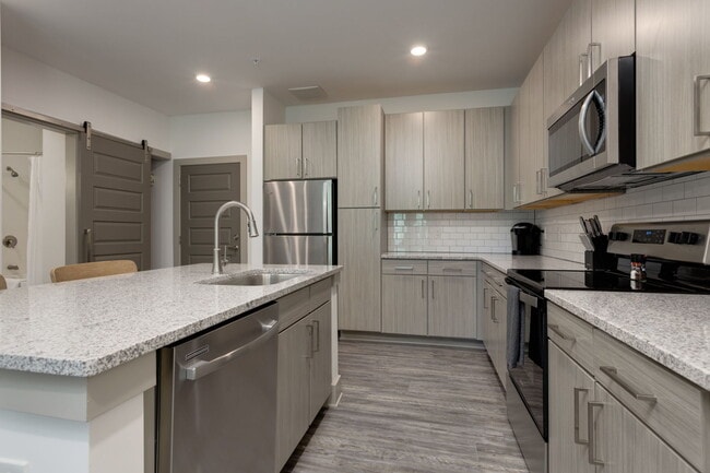 Building Photo - 950 Brittany Park Dr