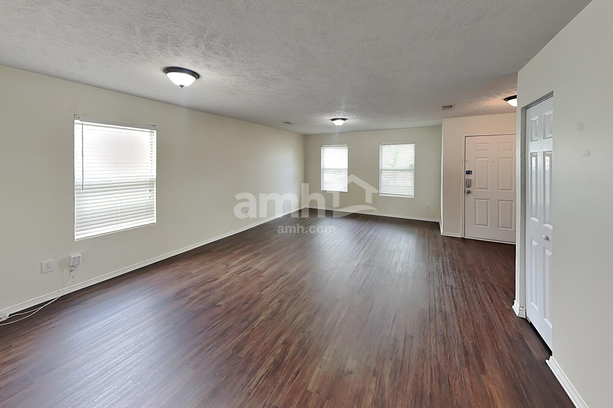 Building Photo - 2651 Sutherland Dr