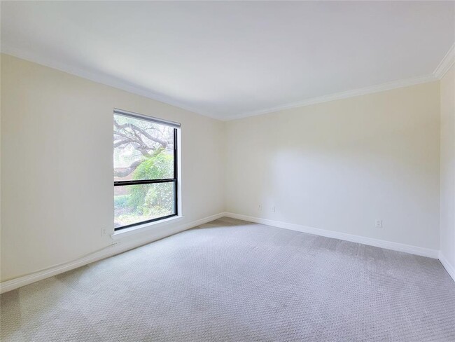 Building Photo - 1601 S Shepherd Dr