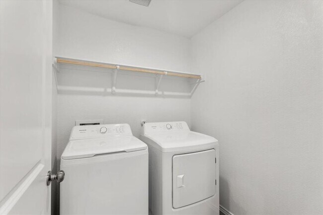 Building Photo - 17701 Sage Thrasher Dr