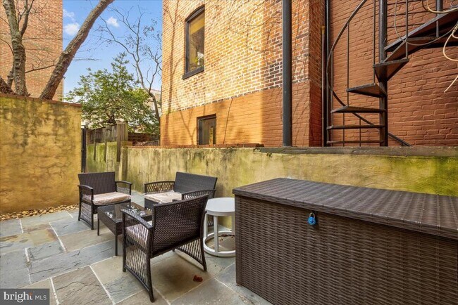 Building Photo - 1408 21st St NW