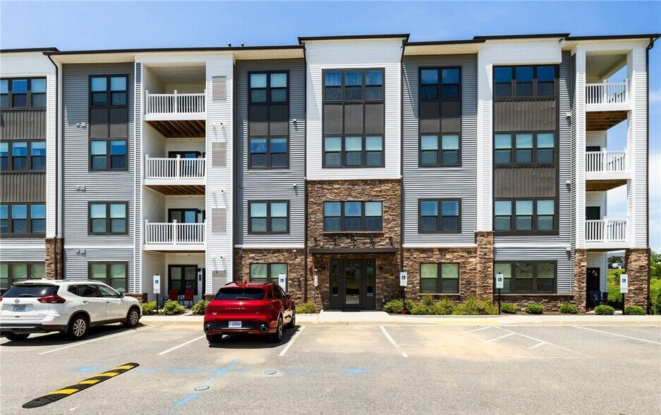 Building Photo - 3700 Maze Runner Dr