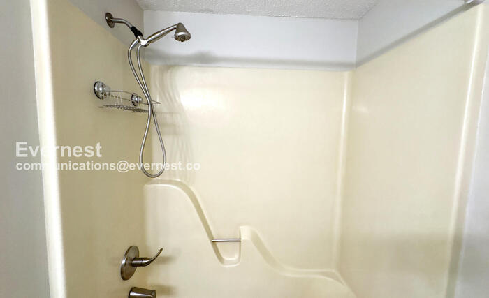Building Photo - 2113 Stapp Dr NE