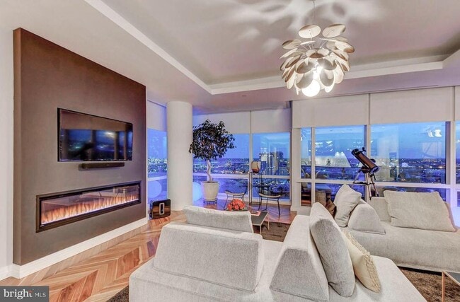 Building Photo - 300 International Drive