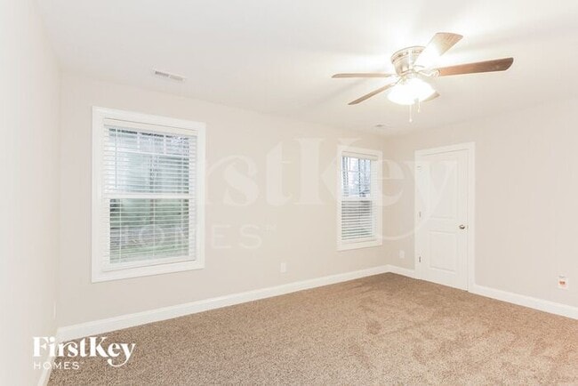 Building Photo - 1520 Longbow Dr