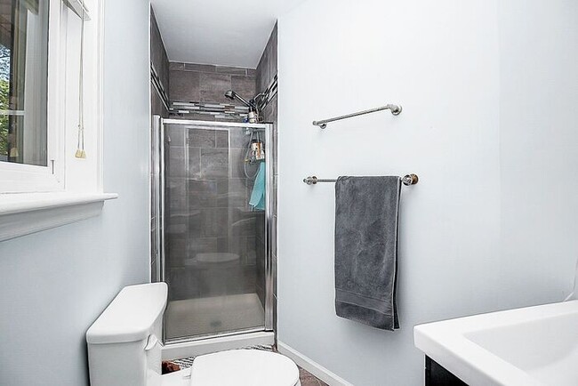Building Photo - Charming 3BD/2BA Ranch in Selwyn Park!