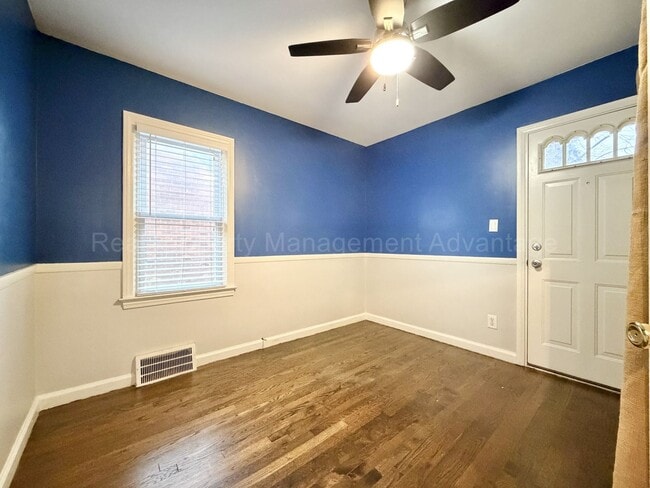 Building Photo - Updated Royal Oak Bungalow Minutes from Downtown