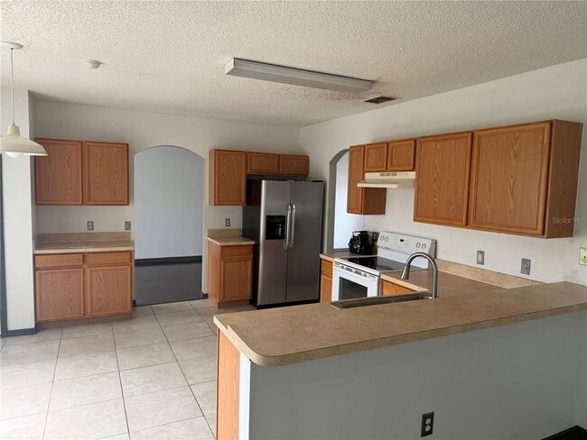 Building Photo - 567 Hummingbird Ct