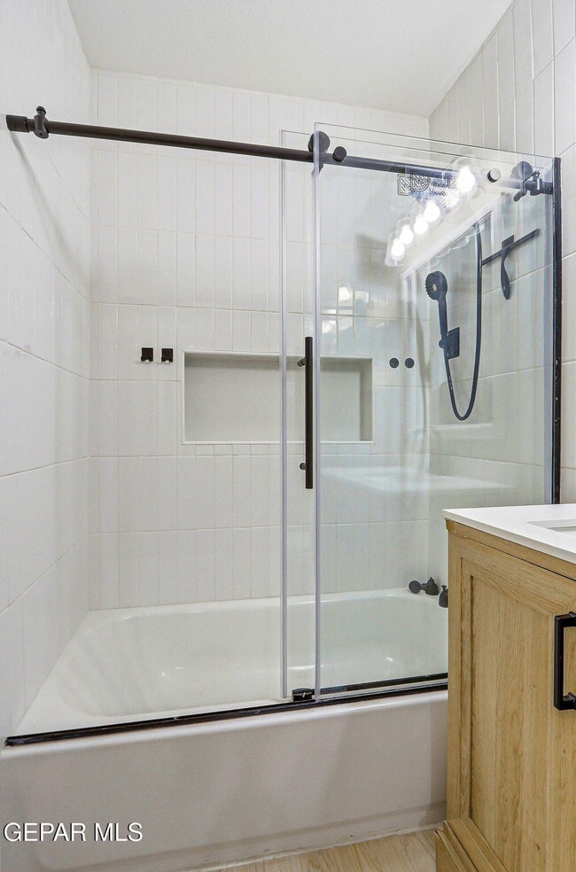 Building Photo - 513 Cardon St