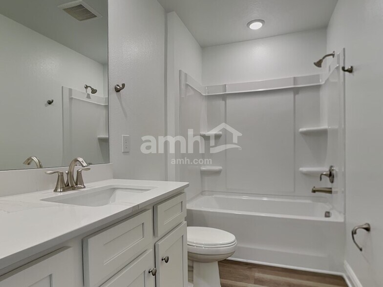 Building Photo - 5972 River Farm Ave