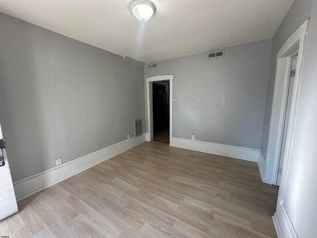 Building Photo - 1421 Drexel Ave