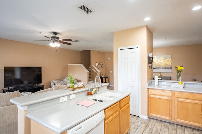 Building Photo - 9859 Tivoli Villa Dr