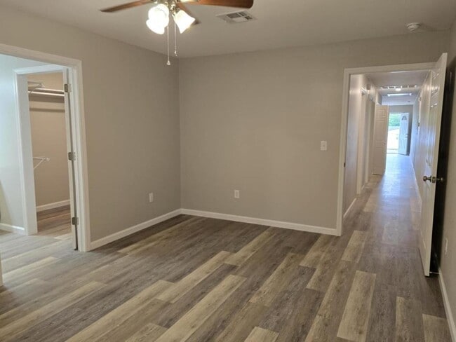 Building Photo - 4111 W 57th St