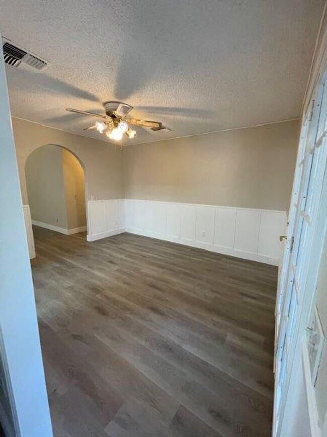 Building Photo - Fantastic 3 Bedroom in Natomas