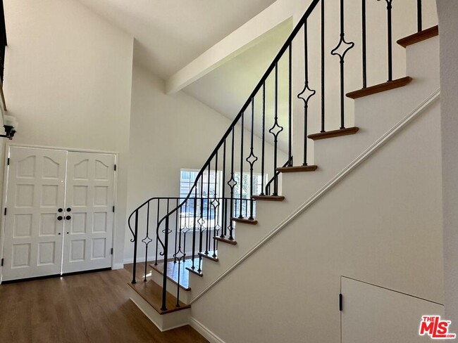 Building Photo - 26065 Redbluff Dr