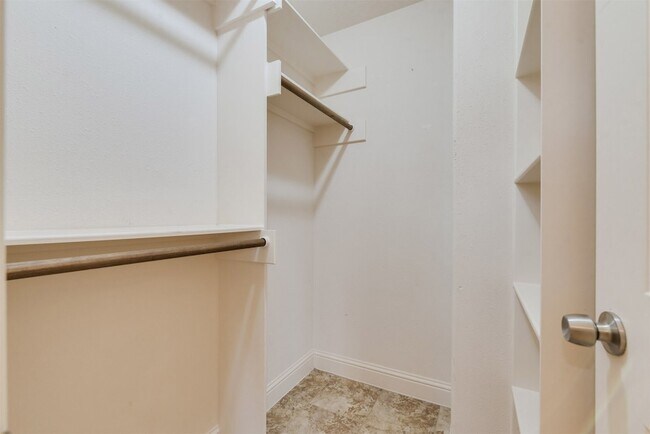 Building Photo - 430 Pecore St