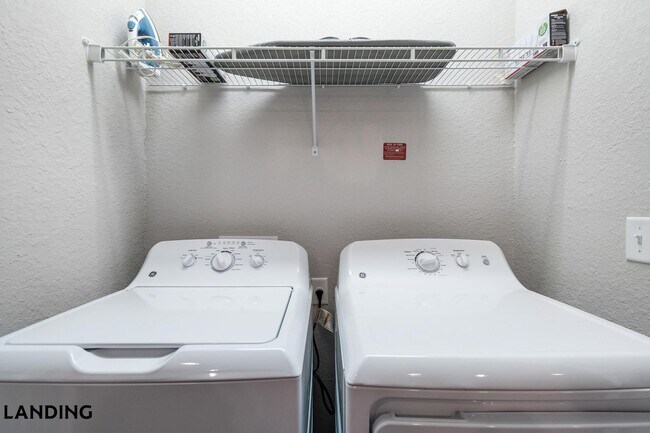 Building Photo - 918 Aventine Dr