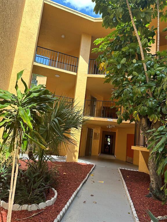 Building Photo - 4364 NW 9th Ave