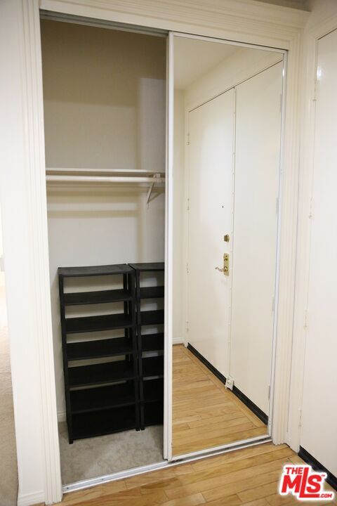 Building Photo - 4830 Elmwood Ave