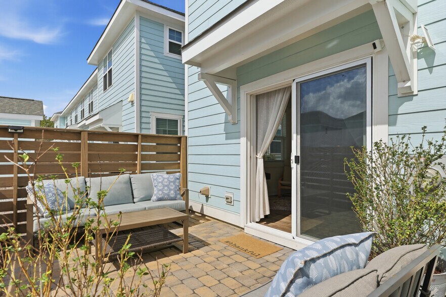 Building Photo - 4744 Siddons Dr