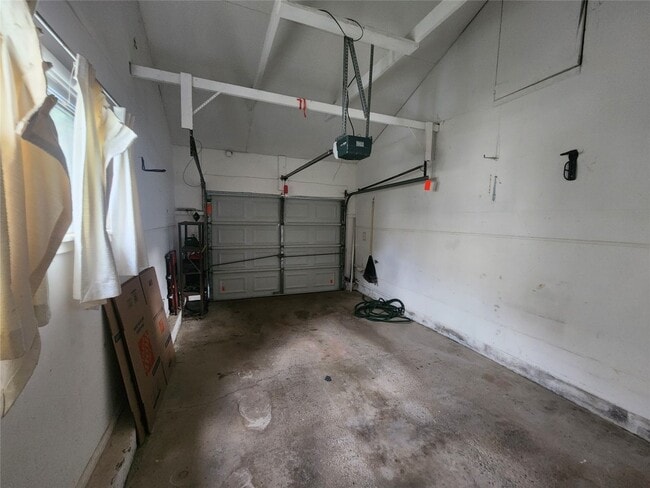 Building Photo - 908 Case Dr