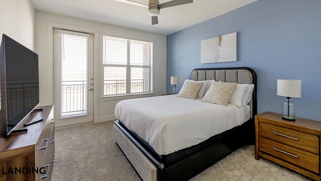 Building Photo - 108 N US Hwy 377