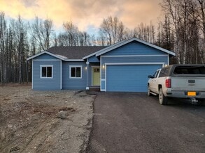 Building Photo - 3 BEDROOM | 2 BATHROOM | 2 CAR GARAGE | HA...