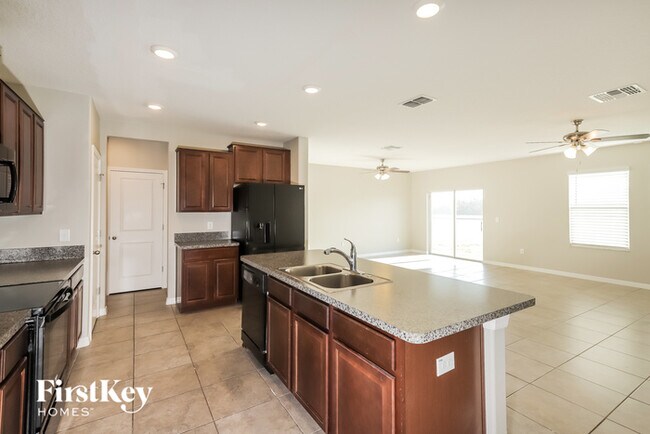 Building Photo - 17114 White Mangrove Dr