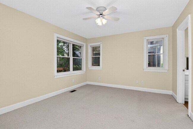 Building Photo - 151 Seagrove Ln