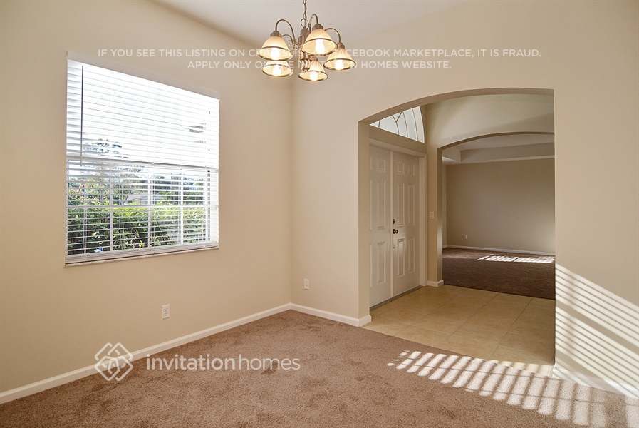 Building Photo - 2317 SW Fern Cir