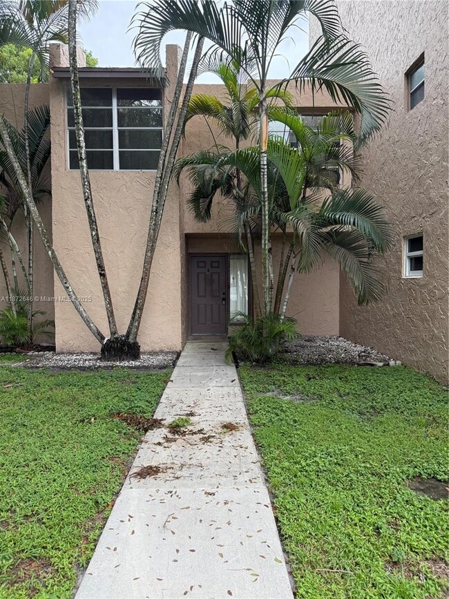 Building Photo - 9441 Live Oak Pl