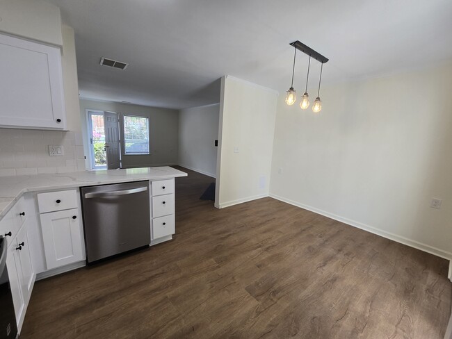 Building Photo - 118 Chaucer Ct