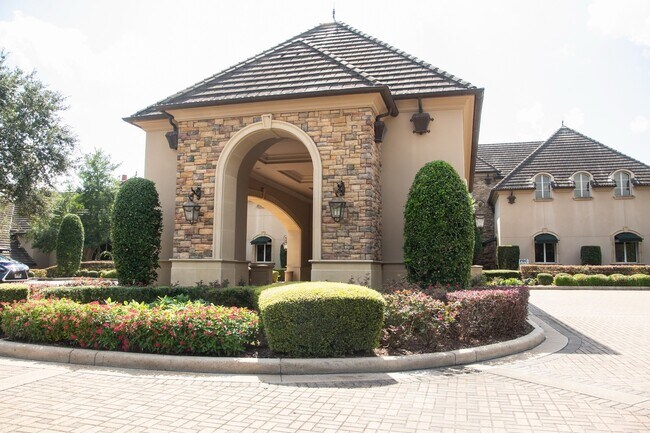 Building Photo - 3039 Bonnebridge Way Blvd
