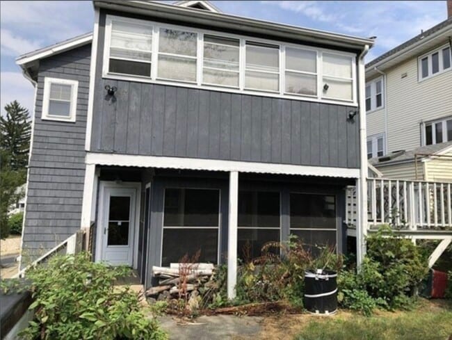 Building Photo - 45 Sycamore St