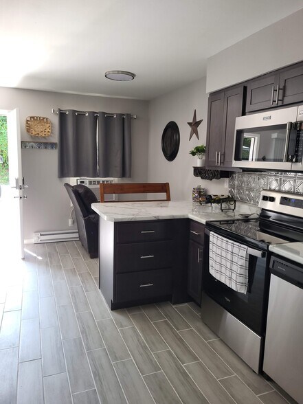 Building Photo - 2724 Arnold Tenbrook Ct