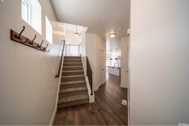 Building Photo - 283 W 660 N