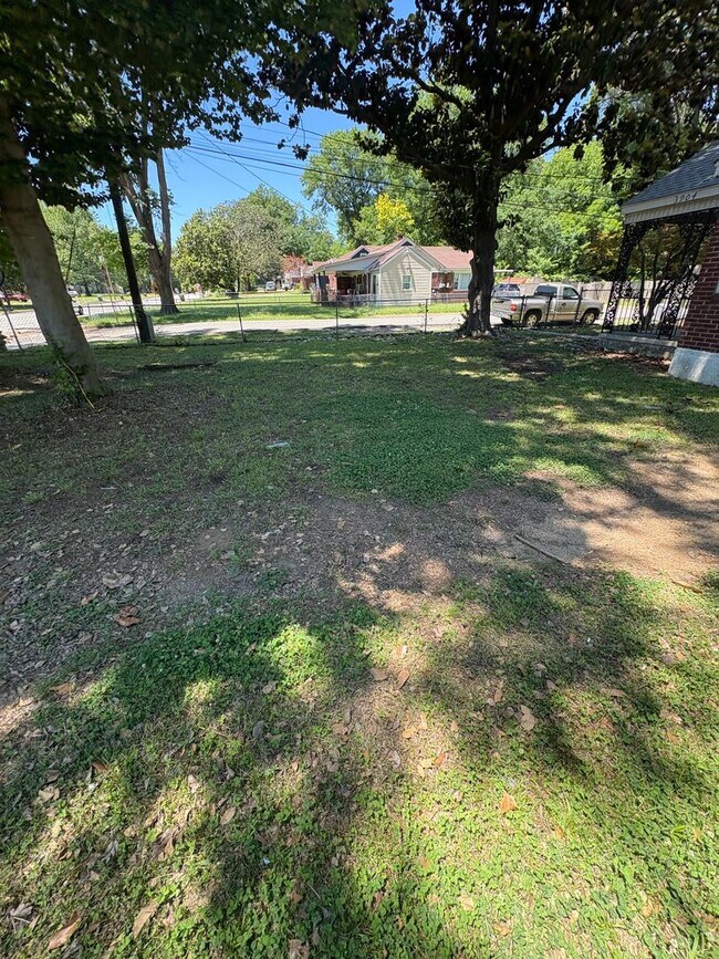Building Photo - 3904 Kimball Ave