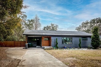 Building Photo - 3 Bedroom 2 Bath Downtown Ocean Springs