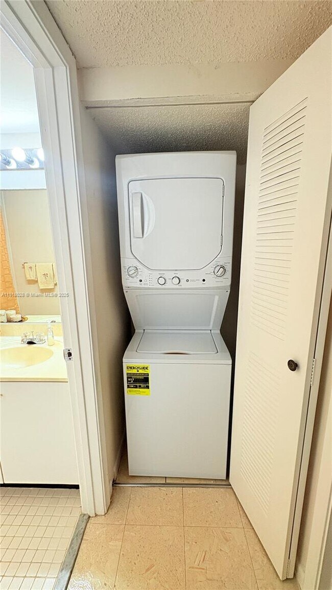 Building Photo - 12900 SW 13th St