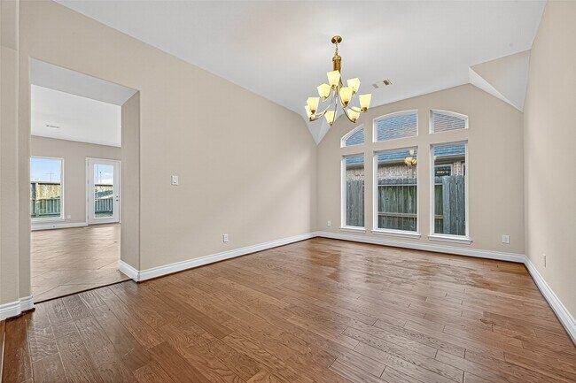 Building Photo - 28015 Castle Park Ln