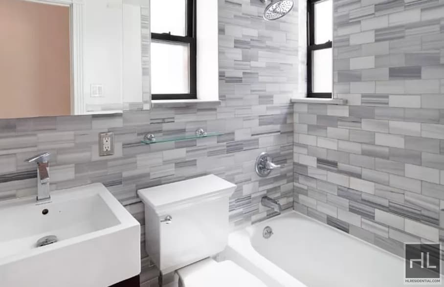 Building Photo - MOTT ST.