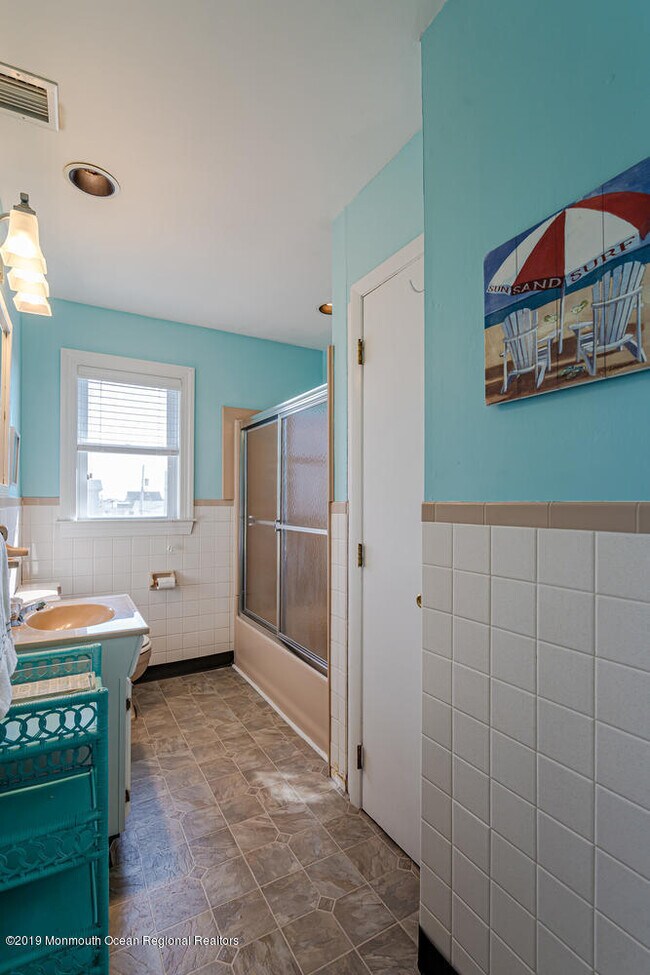 Building Photo - 2102 Oceanfront