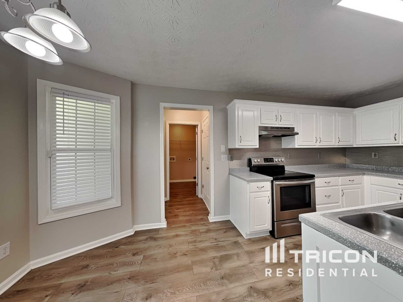 Building Photo - 1512 Riverglen Dr