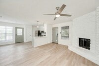 Building Photo - 905 Airoso Cove