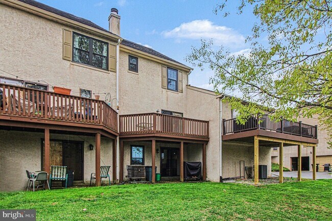 Building Photo - 3420 Keswick Way