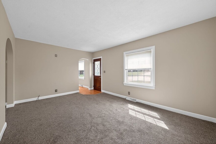 Building Photo - 1133 Milford St NE