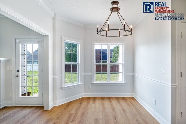 Building Photo - Amazing 3 bedroom home with attached garage!