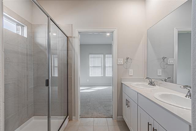 Building Photo - 801 Leavenworth Dr