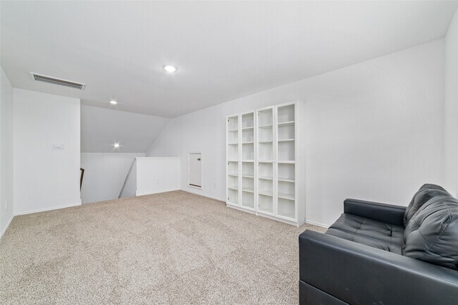 Building Photo - 5127 Radiant Dawn Dr